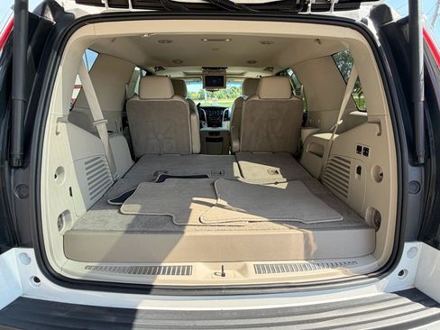 Used 2019 Cadillac Escalade Luxury AWD/4WD image 28