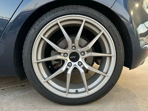 Used 2016 Volkswagen Golf S image 26