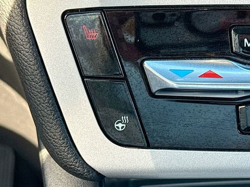 Used 2022 Ford Explorer XLT w/ Equipment Group 202A image 34