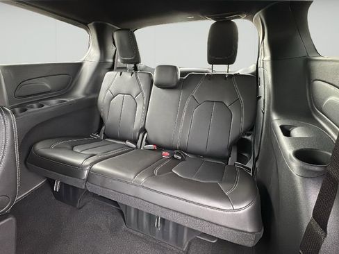 New 2025 Chrysler Pacifica Select image 26