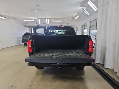 Used 2017 Chevrolet Silverado 1500 LT w/ Midnight Edition AWD/4WD image 15