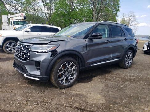 Used 2025 Ford Explorer Platinum w/ Ultimate Package AWD/4WD image 3