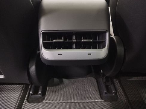 Used 2023 Tesla Model 3 Standard Range image 29