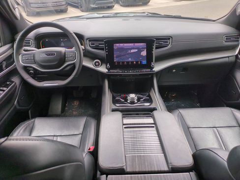 Used 2024 Jeep Wagoneer L Series III w/ Flexible Seating Group AWD/4WD image 28