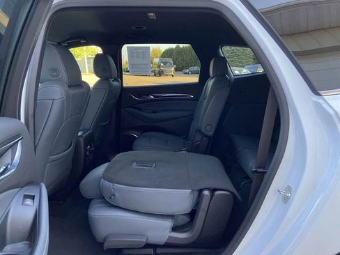 Used 2024 Buick Enclave Premium image 23