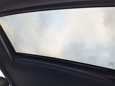 Used 2022 Toyota Avalon Touring image 28