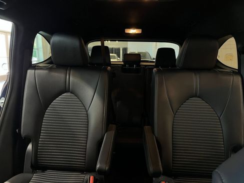 Used 2025 Toyota Highlander XSE AWD/4WD image 41