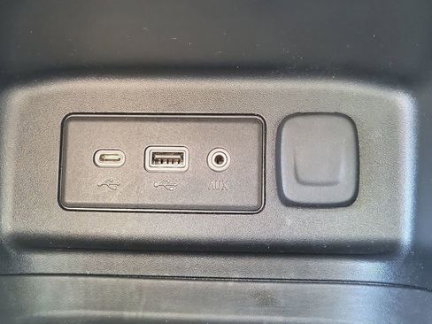 Used 2020 Chevrolet Equinox LT FWD image 29