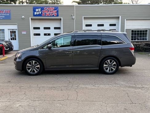 Used 2016 Honda Odyssey Touring image 3