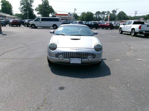 Used 2005 Ford Thunderbird RWD image 3