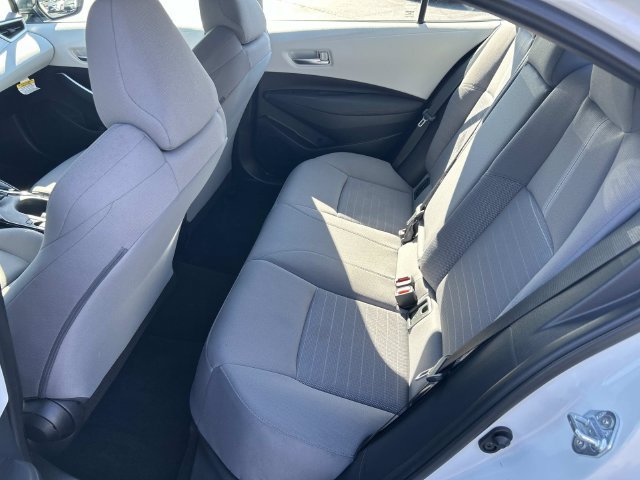 Used 2025 Toyota Corolla SE FWD image 16