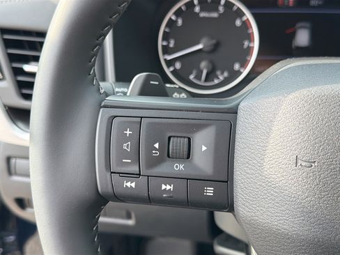 Used 2026 Nissan Rogue SV image 31