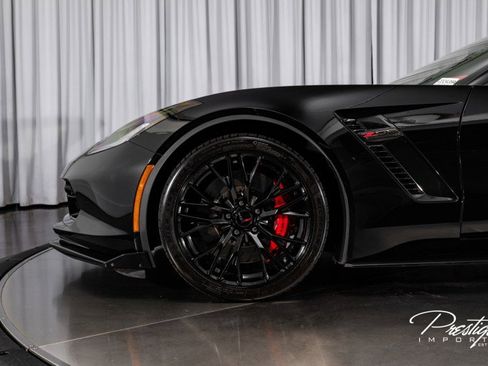 Used 2016 Chevrolet Corvette Z06 w/ 3LZ Preferred Equipment Group image 16