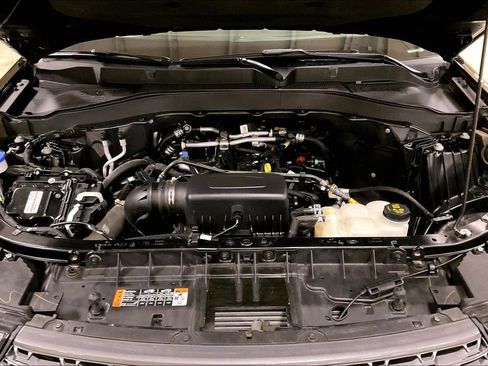 Certified 2023 Ford Explorer XLT w/ Equipment Group 202A AWD/4WD image 10