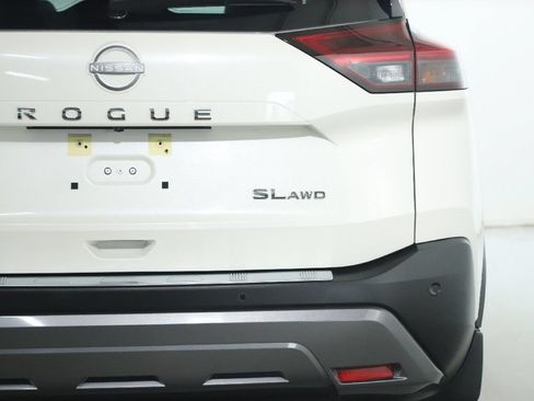 Used 2023 Nissan Rogue SL AWD/4WD image 46