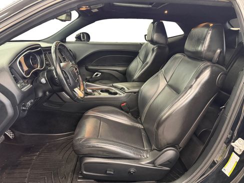 Used 2018 Dodge Challenger GT w/ Driver Convenience Group AWD/4WD image 9