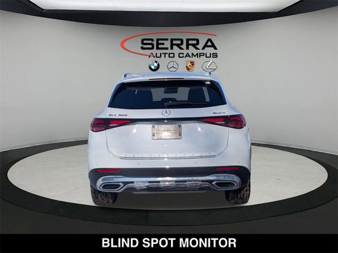 Used 2026 Mercedes-Benz GLC 300 4MATIC image 4