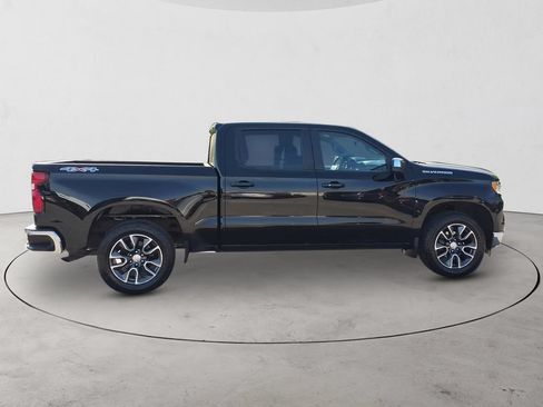 Used 2022 Chevrolet Silverado 1500 LT AWD/4WD image 4