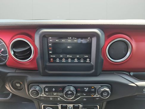 Used 2021 Jeep Gladiator Rubicon w/ LED Lighting Group AWD/4WD image 37