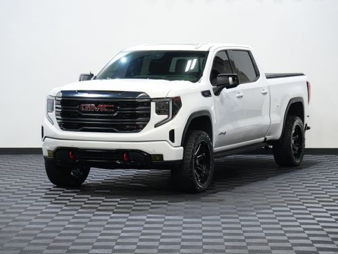 Used 2022 GMC Sierra 1500 AT4 w/ AT4 Premium Package AWD/4WD image 3