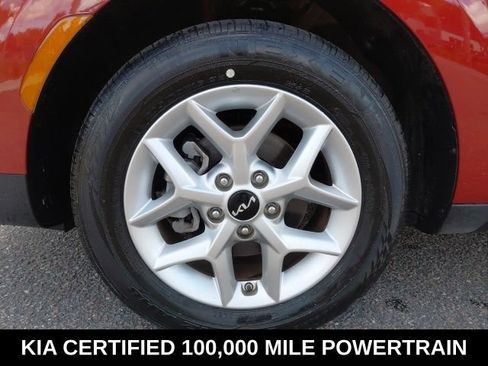 Certified 2025 Kia Soul LX w/ LX Technology Package FWD image 10