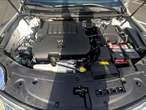 Used 2013 Toyota Avalon Limited image 10