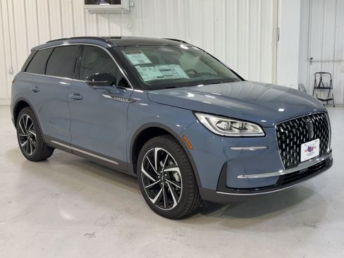 New 2025 Lincoln Corsair Reserve image 3