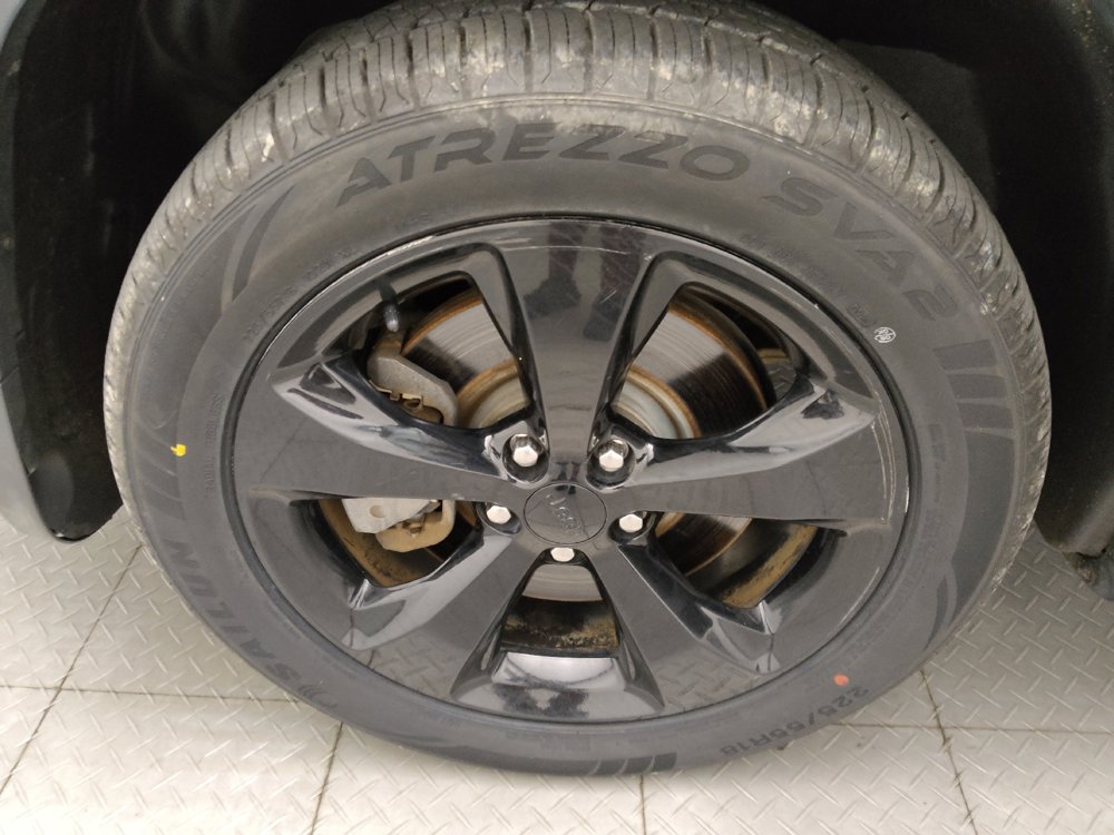 Used 2018 Jeep Cherokee Latitude w/ Altitude Package FWD image 31