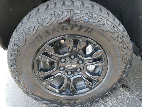 New 2025 Chevrolet Silverado 1500 ZR2 w/ Technology Package AWD/4WD image 11