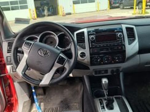 Used 2012 Toyota Tacoma 4x4 Double Cab w/ TRD Sport Pkg image 7