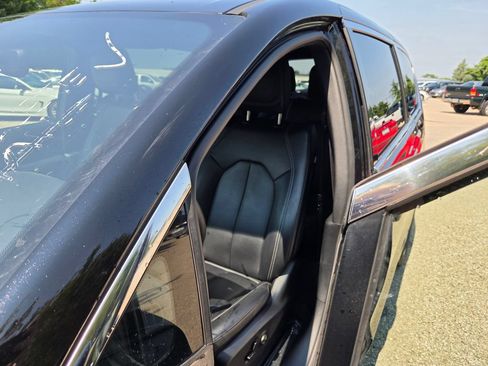Used 2025 Chrysler Pacifica Select FWD image 13
