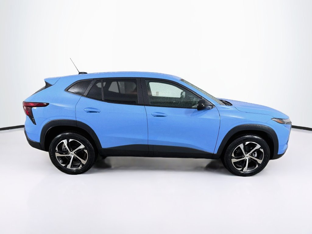 Used 2024 Chevrolet Trax RS w/ Driver Confidence Package FWD image 4