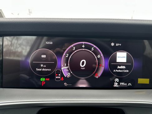 New 2026 Volkswagen Tiguan SE image 8