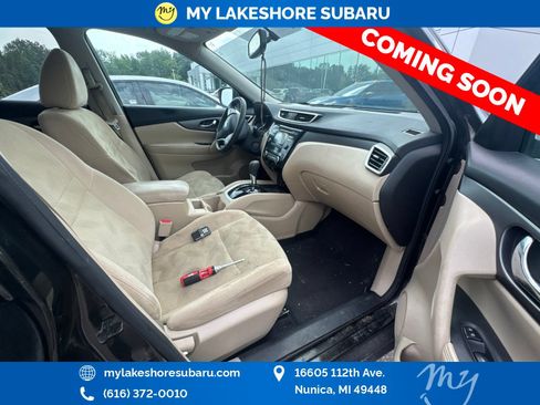 Used 2016 Nissan Rogue SV w/ SV Moonroof Package AWD/4WD image 10