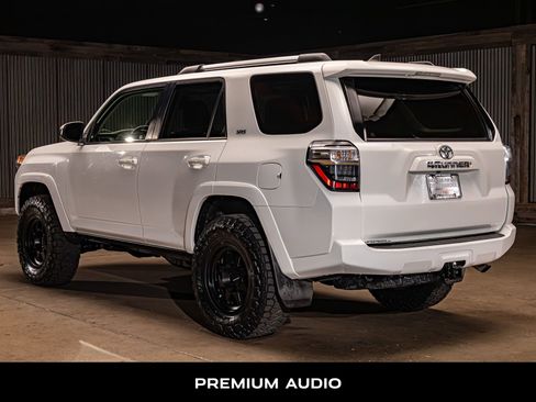 Used 2021 Toyota 4Runner SR5 AWD/4WD image 6