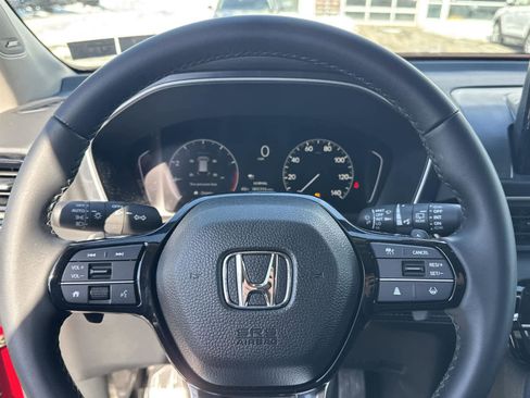Used 2025 Honda Pilot Touring image 16