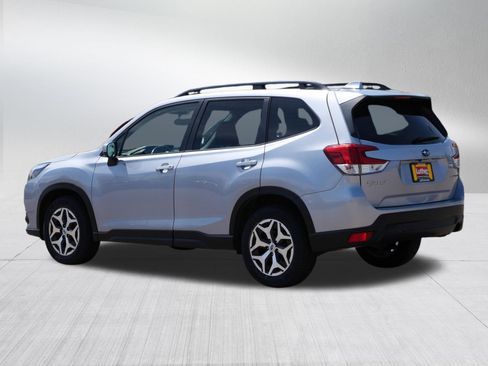 Used 2022 Subaru Forester Premium AWD/4WD image 5