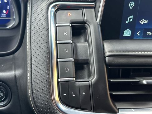 Used 2024 Chevrolet Tahoe Premier w/ Premium Package image 21