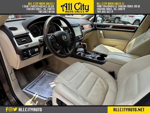 Used 2014 Volkswagen Touareg TDI AWD/4WD image 17