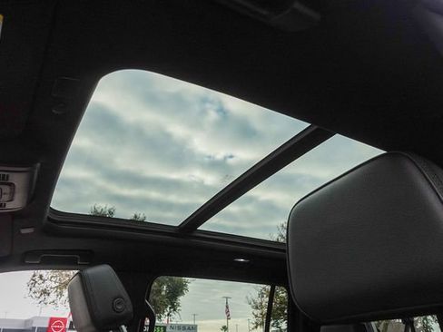 Used 2024 GMC Yukon XL Denali image 26