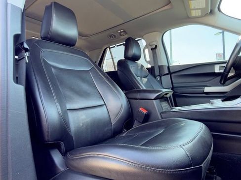 Used 2021 Ford Explorer Limited w/ Equipment Group 301A RWD image 12