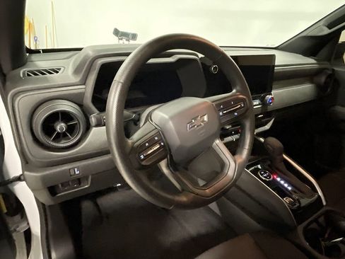 Used 2025 Chevrolet Colorado Trail Boss AWD/4WD image 21