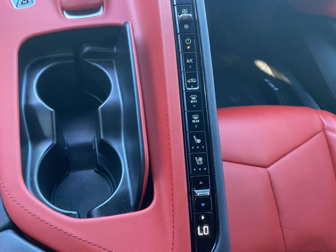 Used 2024 Chevrolet Corvette Stingray Preferred Cpe w/ Z51 Performance Package RWD image 40