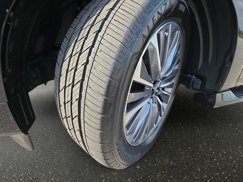 Used 2025 INFINITI QX80 Sensory AWD/4WD image 35