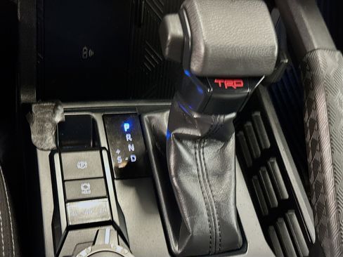 Used 2024 Toyota Tacoma TRD Sport w/ TRD Sport Upgrade Package image 25