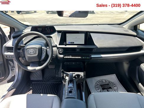 Used 2026 Toyota Prius LE FWD image 13