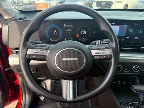 Used 2025 Hyundai Kona SE image 15