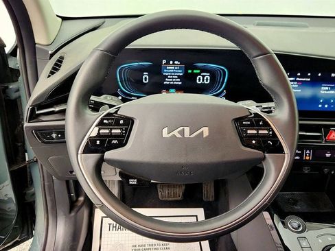 Used 2023 Kia Niro EX image 13