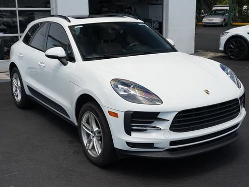 Used 2020 Porsche Macan AWD/4WD image 19