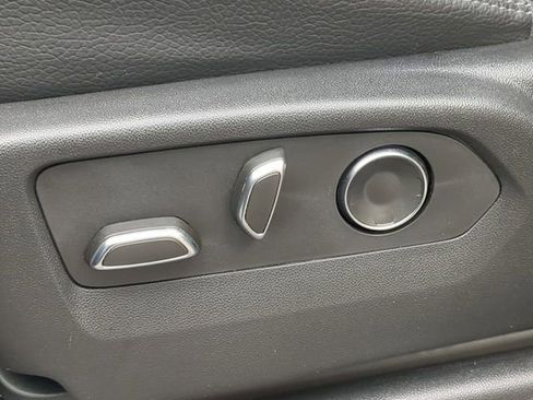 Used 2024 GMC Yukon Denali w/ Advanced Technology Package image 24